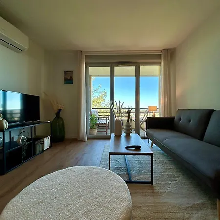 Le Balcon De Jeanne - T2 - Parking - Clim - Terrasse *